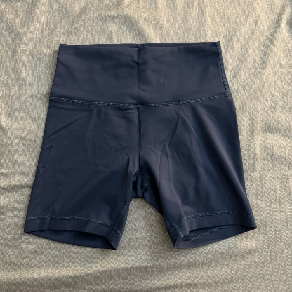 Lululemon Athletica Wunder Train 6” bike shorts